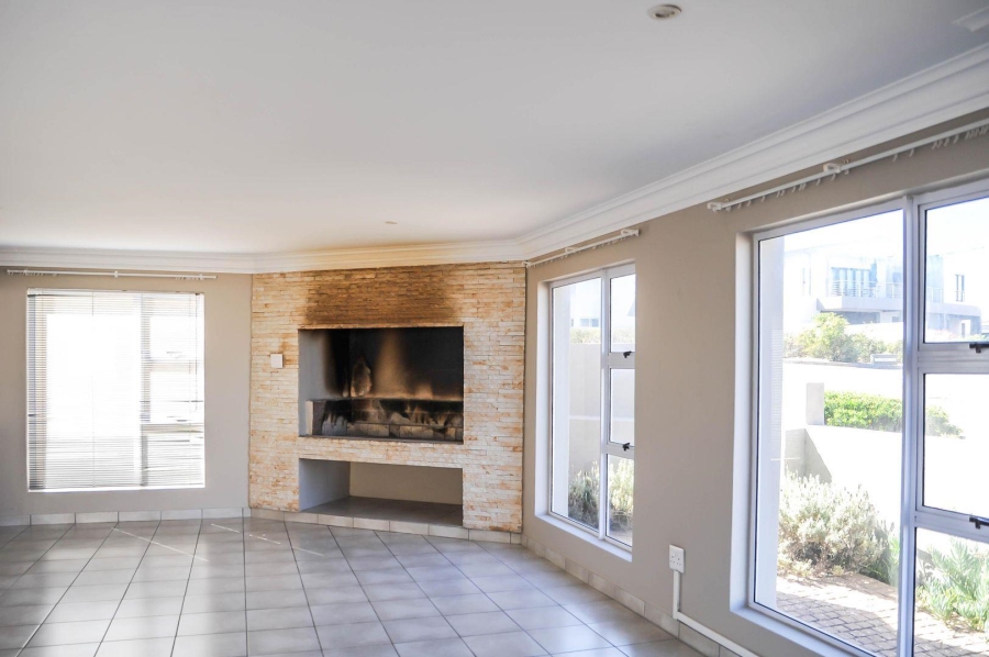 To Let 4 Bedroom Property for Rent in Calypso Beach Western Cape
